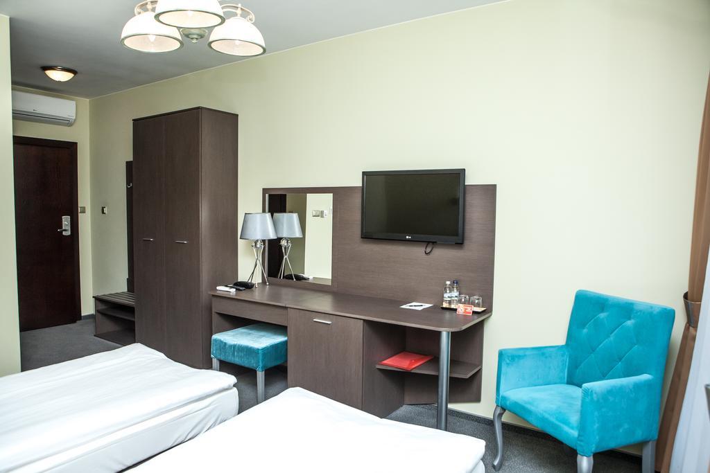 Hotel Sokolowska Airport Modlin Nowy Dwor Mazowiecki Room photo